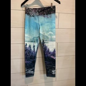 Blue Mountainscape High Waisted Capri Leggings